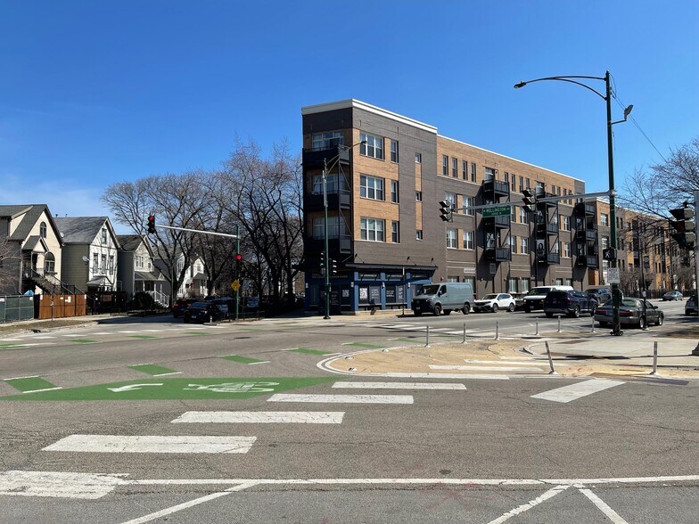 2950-2958 Leavitt st, Chicago, IL à vendre - Photo du bâtiment - Image 3 de 43