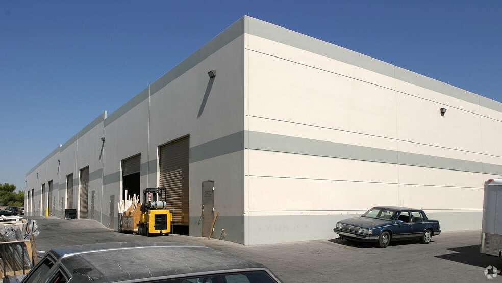 6038 Topaz St, Las Vegas, NV for lease - Building Photo - Image 2 of 23