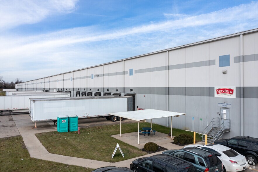 5265-5273 E Provident Dr, West Chester, OH à louer - Photo du bâtiment - Image 2 de 6