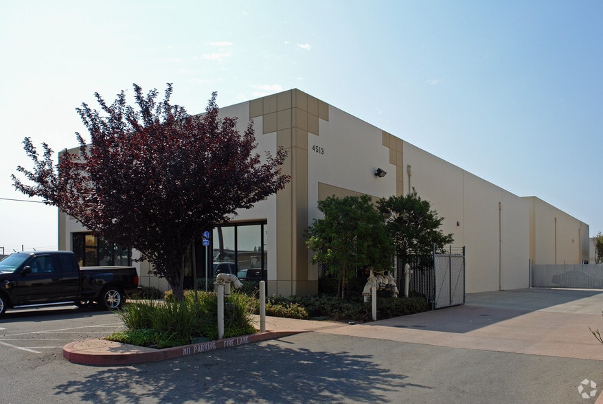 4513 Harlin Dr, Sacramento, CA à louer - Photo du bâtiment - Image 3 de 4