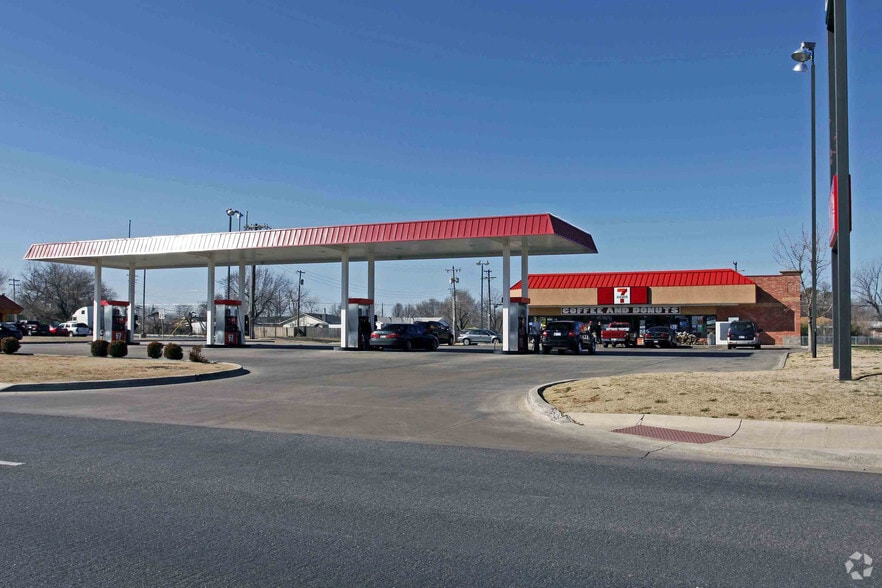 6809 S May Ave, Oklahoma City, OK for lease - Building Photo - Image 2 of 2