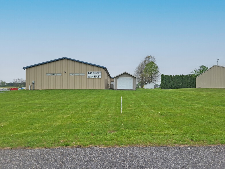201 Sunset Blvd E, Chambersburg, PA for sale - Building Photo - Image 3 of 25