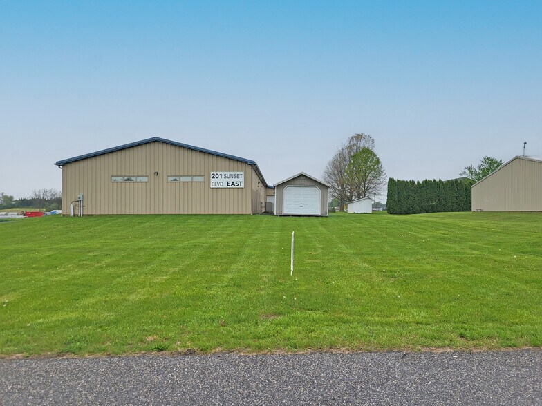 201 Sunset Blvd E, Chambersburg, PA à vendre - Photo du bâtiment - Image 3 de 25
