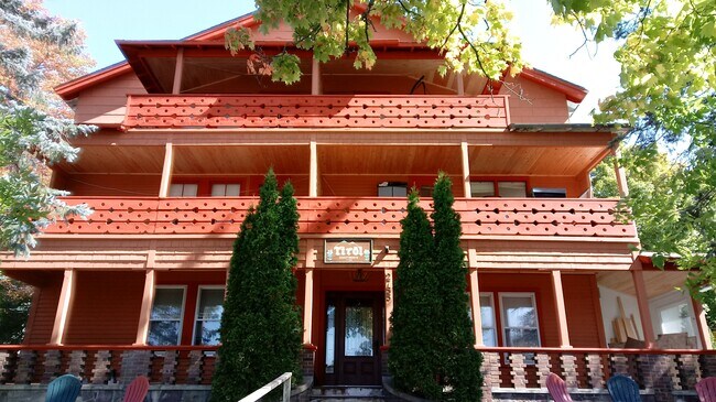 Plus de détails pour 2755 Main St, Lake Placid, NY - Multi-résidentiel à vendre