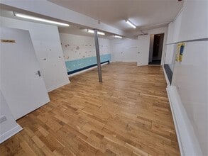 53 West End, Queensbury for lease Interior Photo- Image 2 of 6