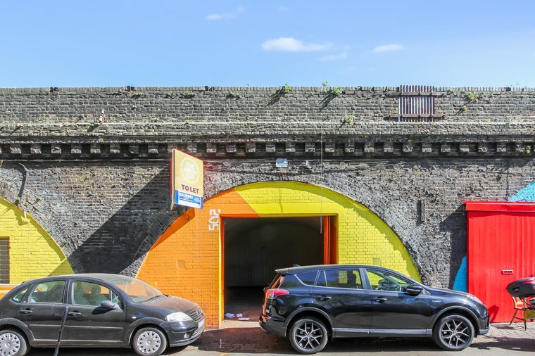 Ridgeway Rd, Londres à louer - Photo du bâtiment - Image 3 de 4