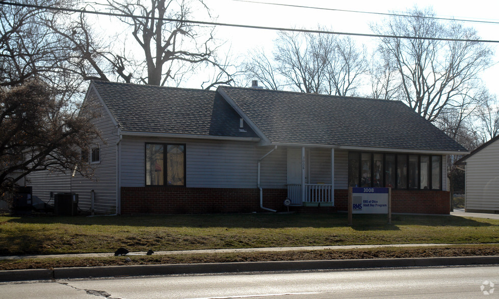 3008 Douglas Rd, Toledo, OH for sale - Primary Photo - Image 1 of 4