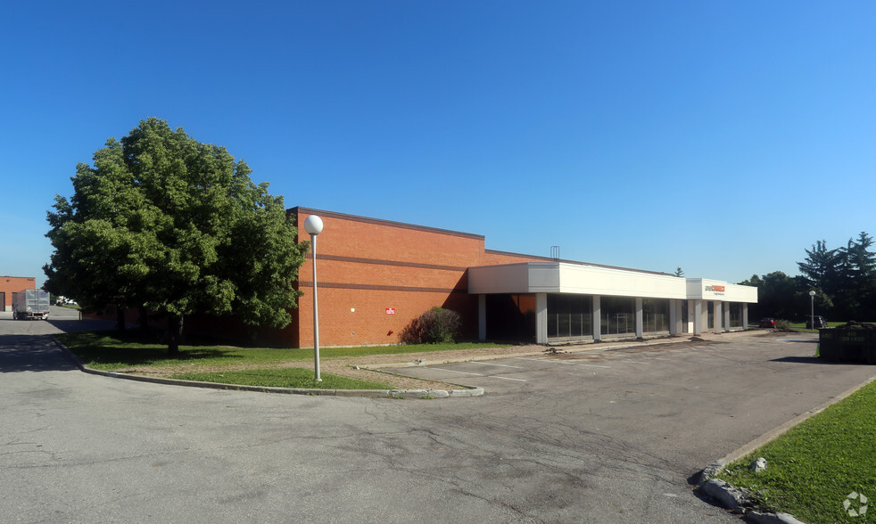 4 Kenview Blvd, Brampton, ON for lease - Building Photo - Image 3 of 3