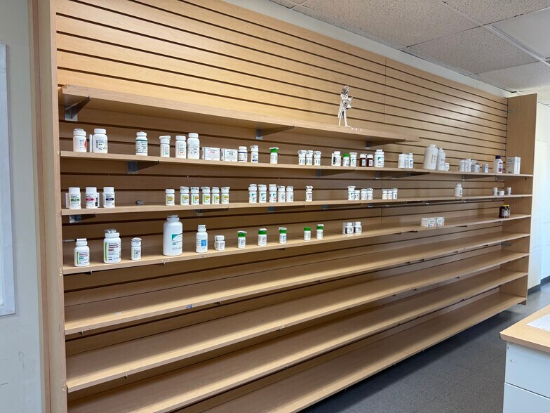 16430-16438 Vanowen St, Van Nuys, CA à louer - Photo du bâtiment - Image 2 de 6