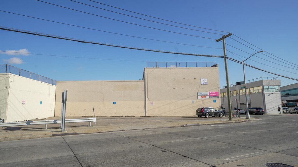 167-25 Rockaway Blvd, Jamaica, NY à louer - Photo du bâtiment - Image 2 de 3
