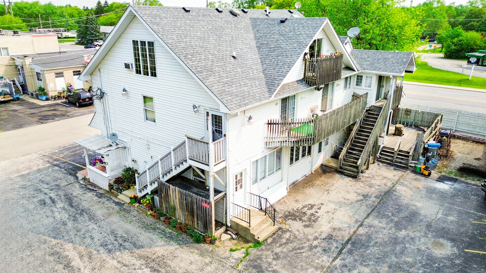 208 N Waukegan Rd, Lake Bluff, IL for sale - Building Photo - Image 2 of 12