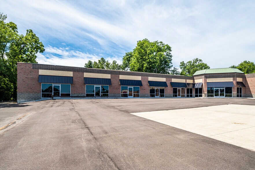 5045 Crookshank Rd, Cincinnati, OH à louer - Photo du bâtiment - Image 3 de 7