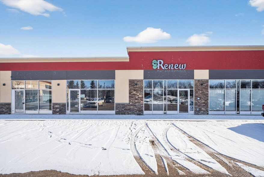10451 99 Ave, Fort Saskatchewan, AB à vendre - Photo du bâtiment - Image 2 de 31