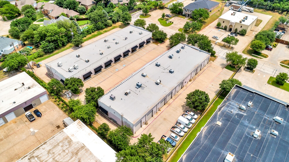 1900 Industrial Blvd, Colleyville, TX à louer - Photo du bâtiment - Image 2 de 18