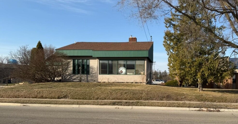 402 Bayliss St, Midland, MI for sale - Primary Photo - Image 1 of 1