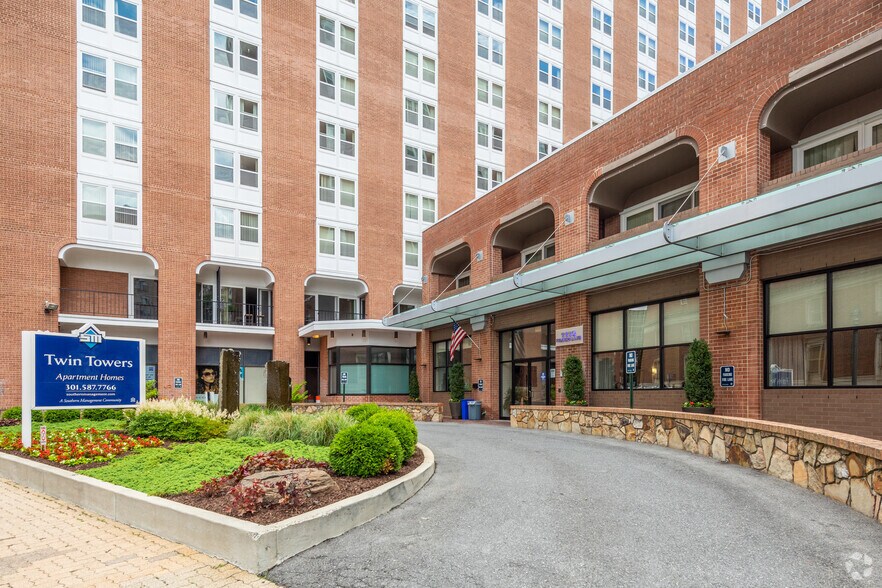 8610-8650 Georgia Ave, Silver Spring, MD à louer - Photo du bâtiment - Image 3 de 41