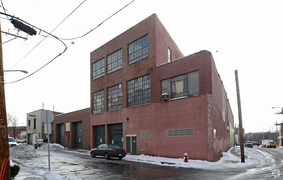 204 Auburn St, Pittsburgh, PA for lease - Building Photo - Image 3 of 8