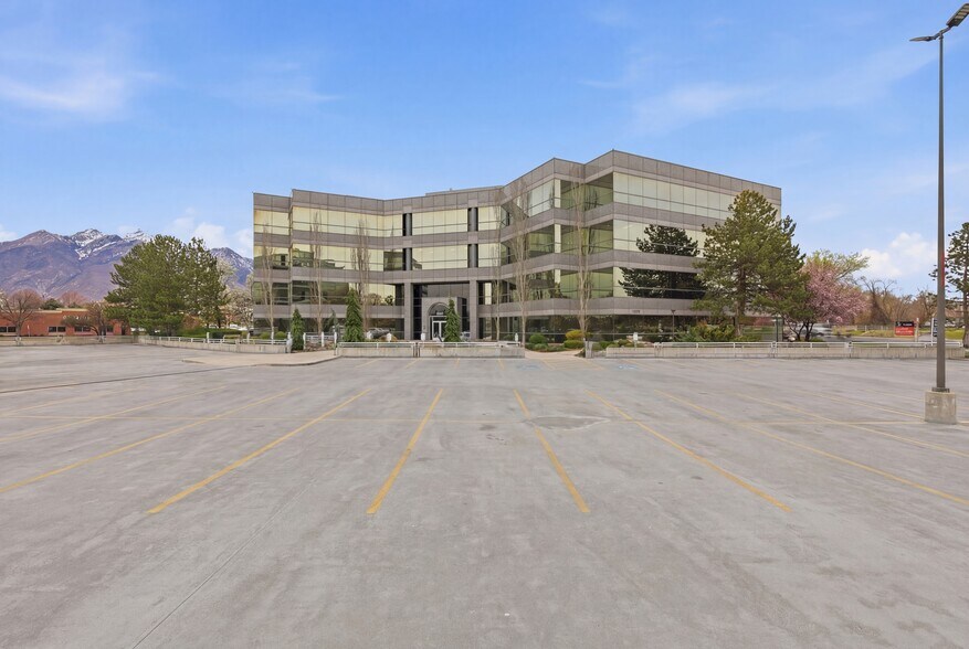 6995 S Union Park Ctr, Midvale, UT à louer - Photo du bâtiment - Image 2 de 37