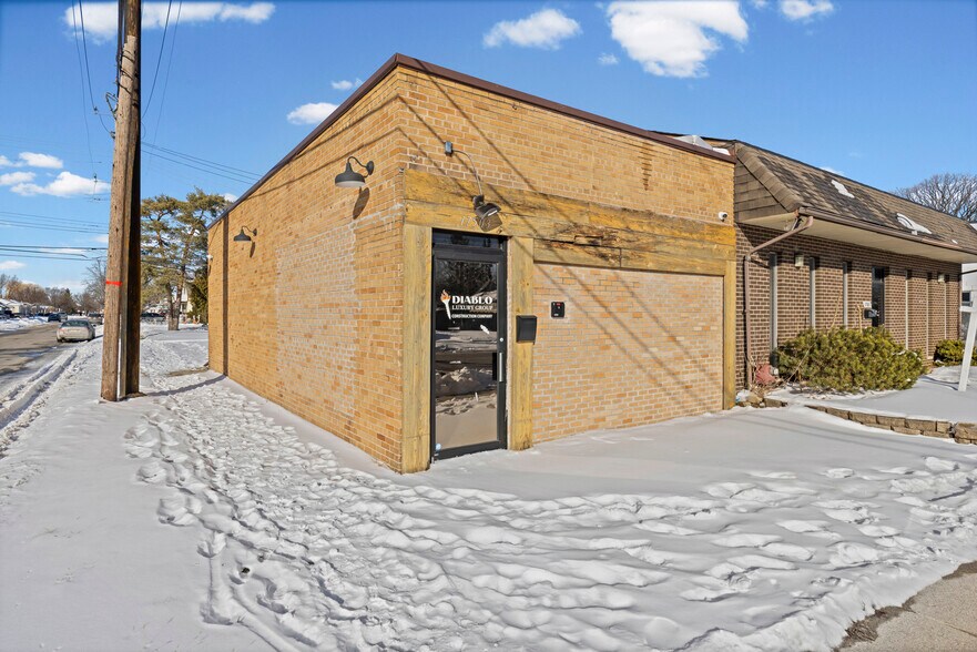 17503 Stephens Dr, Eastpointe, MI à vendre - Photo principale - Image 1 de 22