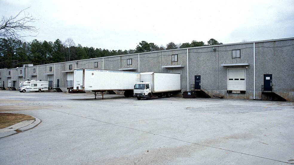 6481 Peachtree Industrial Blvd, Atlanta, GA for lease - Building Photo - Image 2 of 4