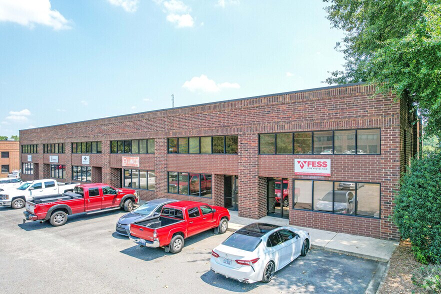 340-342 Crompton St, Charlotte, NC à louer - Photo principale - Image 1 de 13