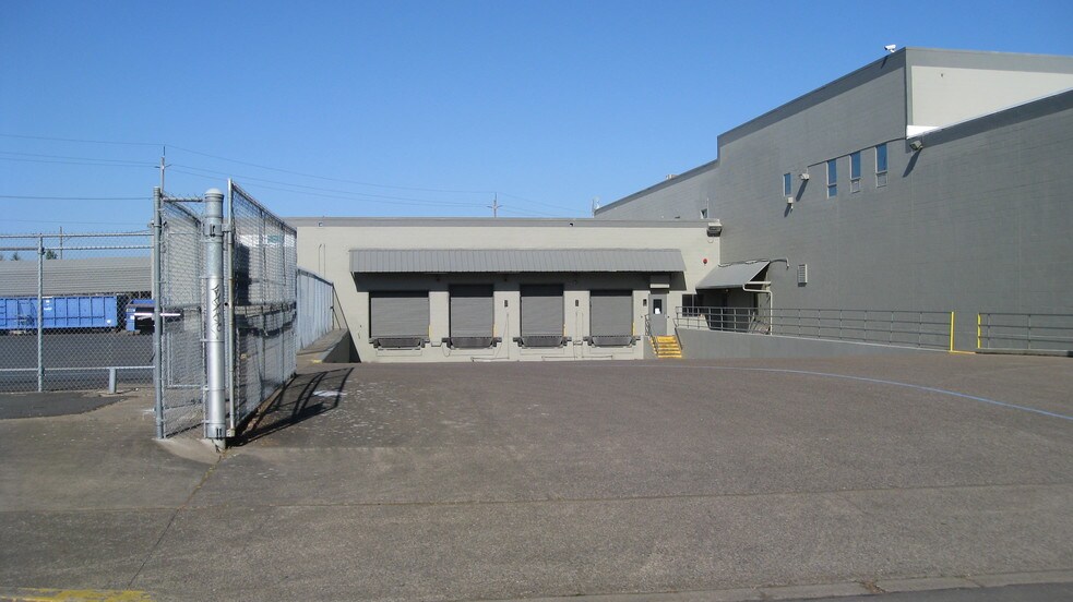 1400 Cross St, Eugene, OR à louer - Photo du bâtiment - Image 3 de 8