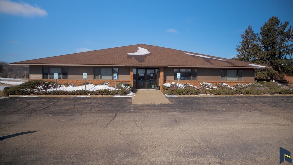 5140 Moundview Dr, Red Wing, MN à louer - Vidéo sur l’inscription commerciale - Image 2 de 37