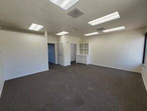 445 W Dakota Ave, Fresno, CA à vendre Photo intérieure- Image 2 de 5