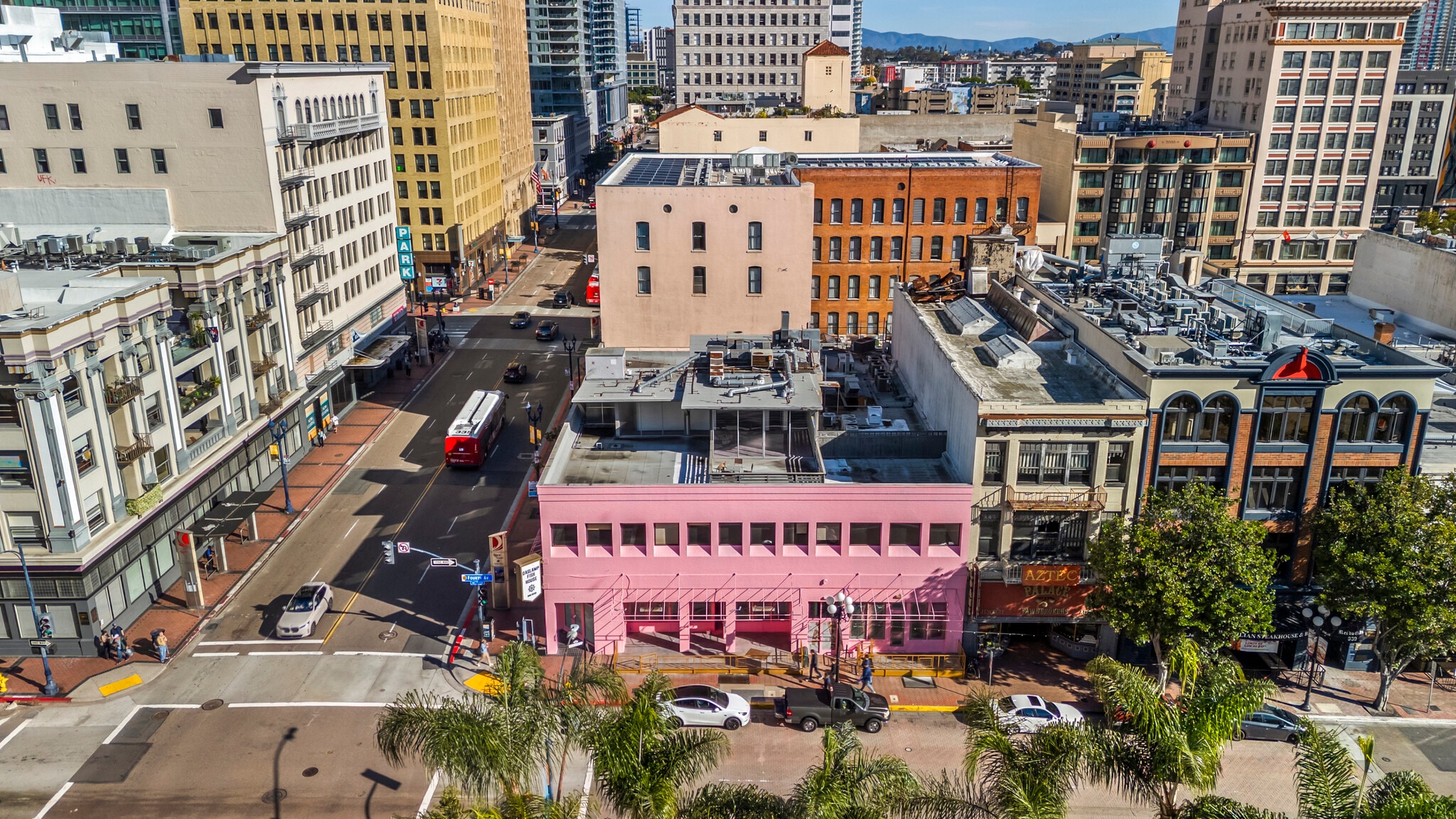 415 Broadway, San Diego, CA à louer Photo principale- Image 1 de 26