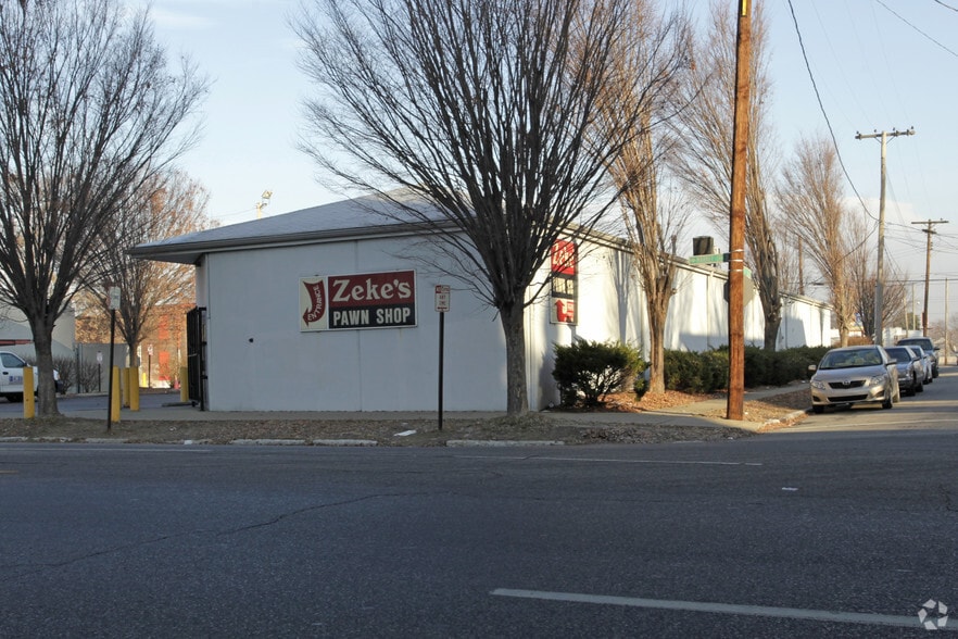 2301 W Market St, Louisville, KY for sale - Building Photo - Image 2 of 2