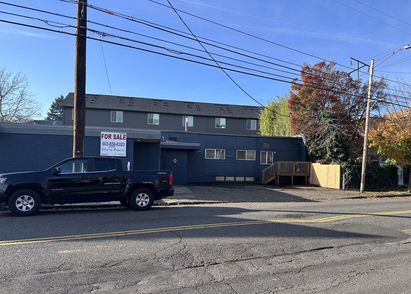 4033 SE Milwaukie Ave, Portland, OR à vendre - Photo du bâtiment - Image 2 de 15