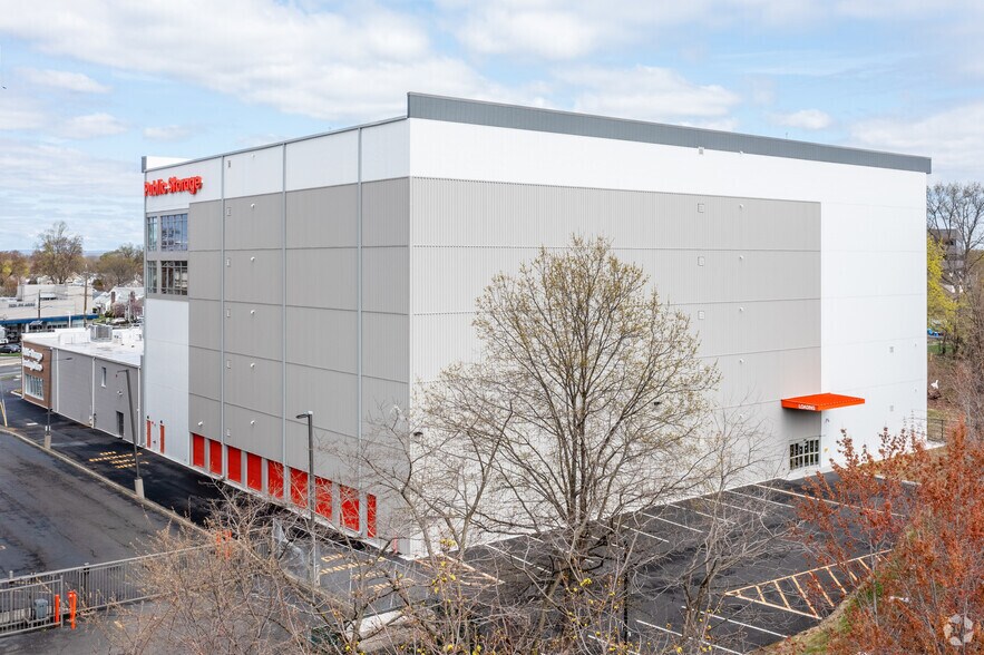 174 State Rt 17 N, Rochelle Park, NJ for lease - Building Photo - Image 3 of 10