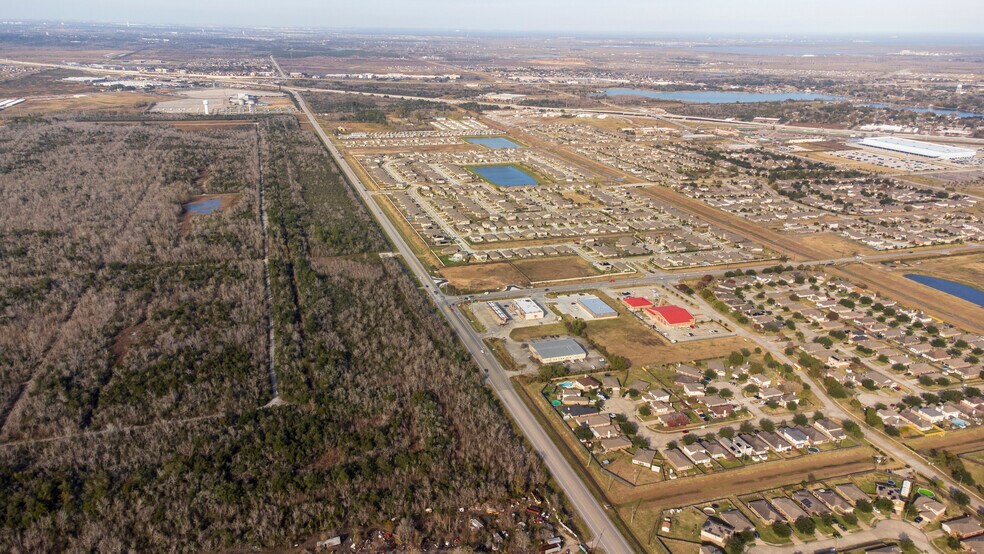 5921 FM 2004 Rd, La Marque, TX for sale - Building Photo - Image 3 of 3