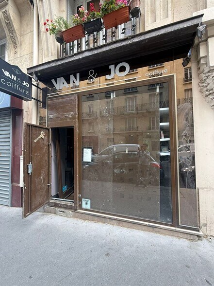 Commerce de détail dans Paris à louer - Photo du bâtiment - Image 1 de 9