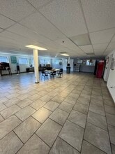 350 N Cherry Street Ext, Wallingford, CT à louer Photo du bâtiment- Image 2 de 3