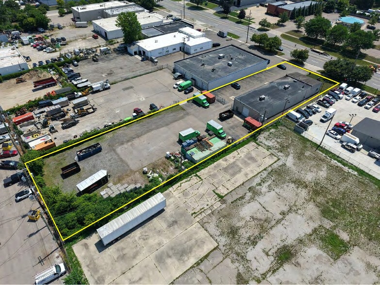 31168 W Eight Mile Rd, Farmington Hills, MI for sale - Aerial - Image 3 of 9
