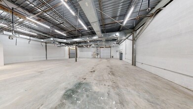 271-285 E Helen Rd, Palatine, IL for lease Interior Photo- Image 2 of 12