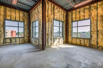 4655 N Port Washington Rd, Glendale, WI for lease Interior Photo- Image 1 of 3