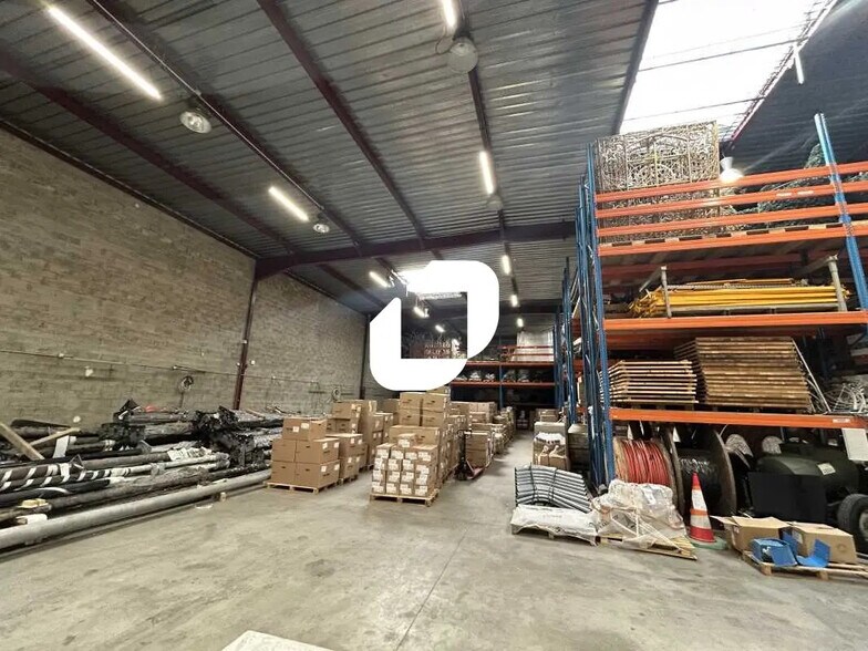 Flex dans Saint-Denis à louer - Photo du bâtiment - Image 2 de 11