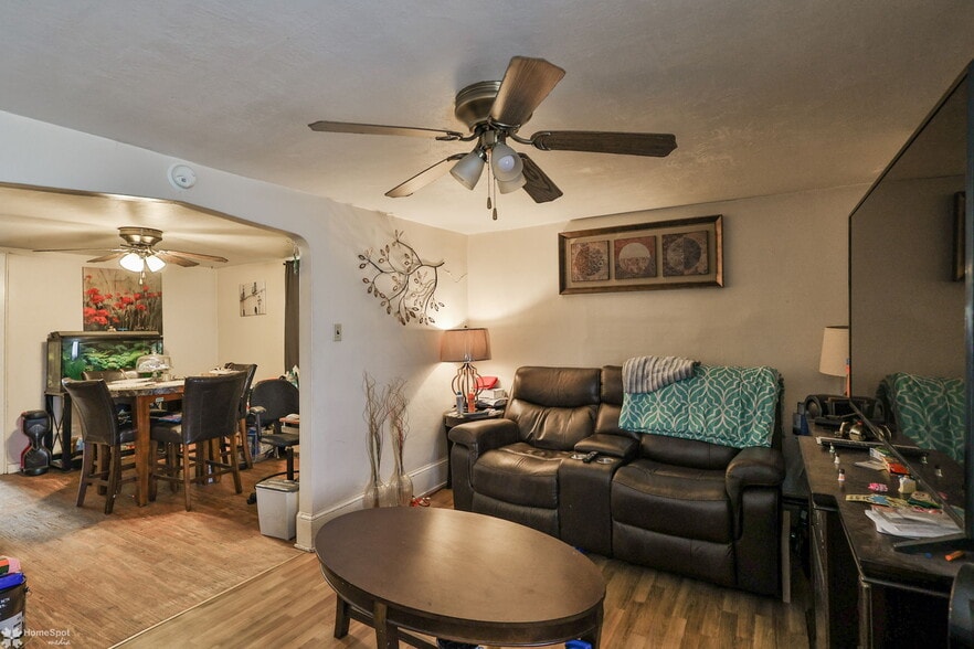 304 E Kline Ave, Lansford, PA à vendre - Photo du bâtiment - Image 3 de 67