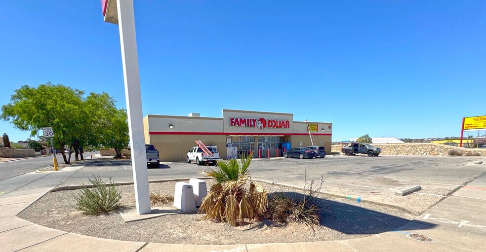 12020 Montana Ave, El Paso, TX à louer - Photo du bâtiment - Image 1 de 1