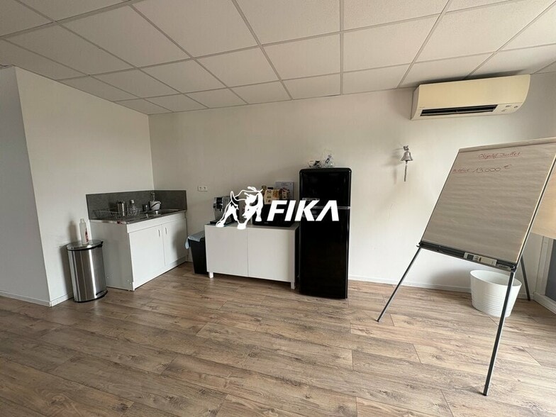 98 Route De Fronton, Fonbeauzard for lease - Interior Photo - Image 3 of 4