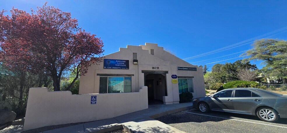 1670 Willow Creek Rd, Prescott, AZ à vendre - Photo du bâtiment - Image 2 de 18
