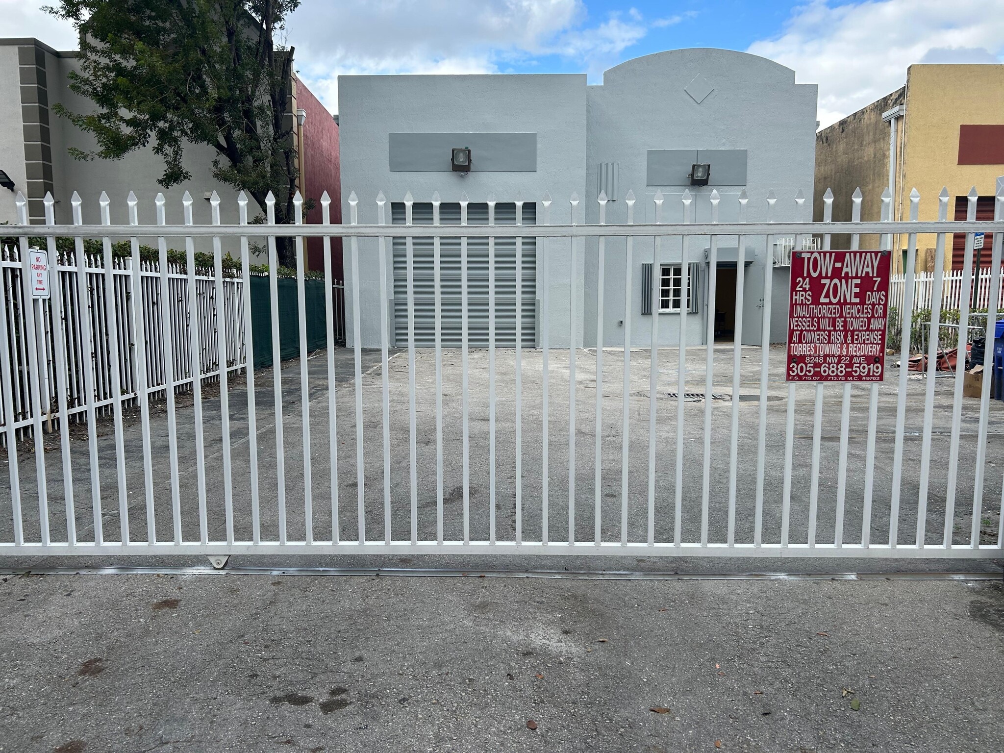 2377 W 78th St, Hialeah, FL for lease Primary Photo- Image 1 of 3
