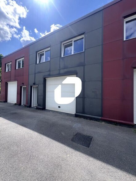 447 Avenue Lazare Ponticelli, Gretz-Armainvilliers à louer - Photo du bâtiment - Image 1 de 3