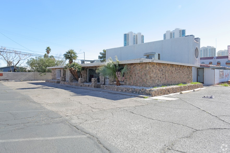 2117 Paradise Rd, Las Vegas, NV for sale - Building Photo - Image 3 of 7