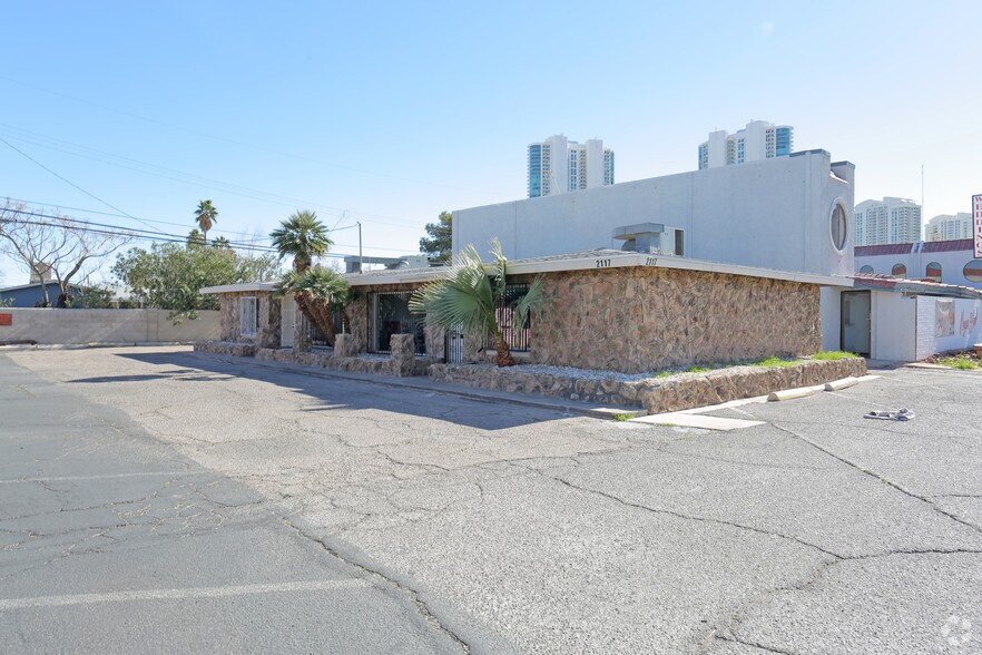 2117 Paradise Rd, Las Vegas, NV à vendre - Photo du bâtiment - Image 3 de 7