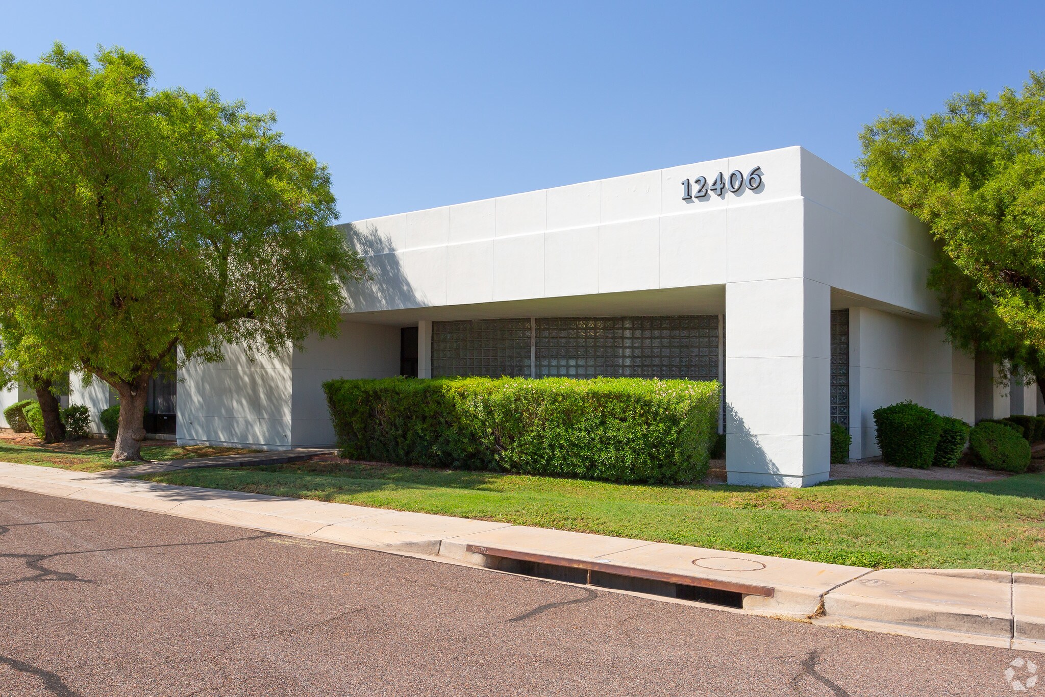 12406 N 32nd St, Phoenix, AZ à louer Photo du bâtiment- Image 1 de 5