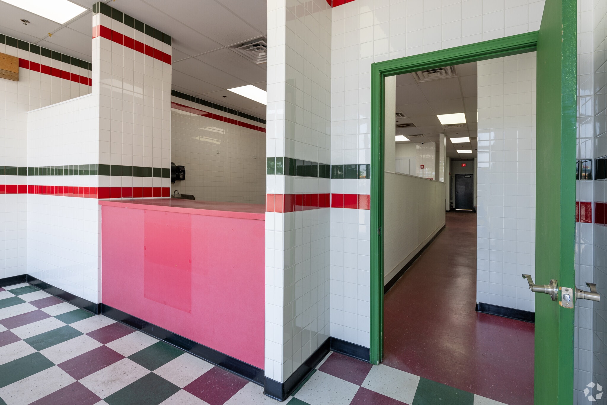 1041-1073 Lake Cook Rd, Wheeling, IL for lease Interior Photo- Image 1 of 2