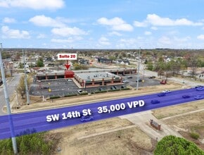 2500-2502 SW 14th St, Bentonville, AR à louer Photo intérieure- Image 2 de 17